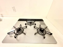 【東京都/新宿区西新宿】ハイネスロフティ キッチン：三口コンロ