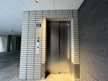 【東京都/渋谷区代々木】ブランズ代々木 駐輪場：駐輪場エレベーター