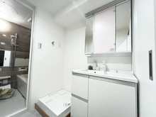 【東京都/新宿区新宿】ライオンズマンション新宿東公園 洗面室