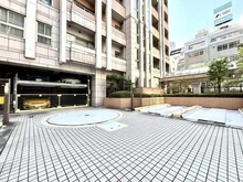 【東京都/渋谷区代々木】ファミールグラン新宿グランスィートタワー 駐車場