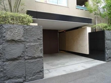 【東京都/渋谷区代々木】オープンレジデンシア代々木ザ・ハウス エントランス