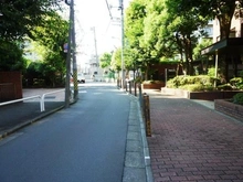 【東京都/渋谷区幡ヶ谷】ビオライフハウス 前面道路