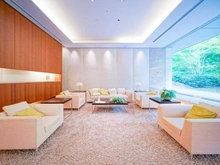 【東京都/新宿区北新宿】ザ・パークハウス新宿タワー ロビー：プライベートパークを一望できる「グランドロビー」