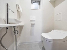 【東京都/渋谷区初台】プラウド代々木初台 トイレ：手洗カウンター付タンクレストイレ