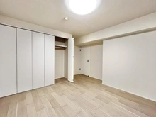 【東京都/渋谷区千駄ヶ谷】外苑マンション 洋室：約7.9帖