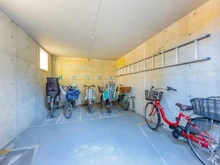 【東京都/世田谷区深沢】フォーリア駒沢公園パークサイド 駐輪場