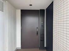 【東京都/中央区晴海】晴海フラッグ PARK VILLAGE  B棟 共用部：玄関前