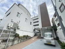 【東京都/渋谷区代々木】参宮橋コーポラス 外観：写真中央