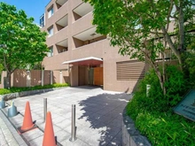 【東京都/新宿区四谷三栄町】ライオンズガーデン四谷津の守坂 エントランス