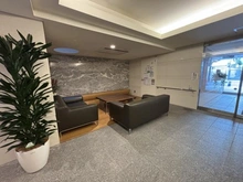 【東京都/新宿区四谷三栄町】ライオンズガーデン四谷津の守坂 ロビー