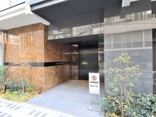 【東京都/港区新橋】リビオレゾン新虎通り エントランス