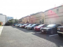 【東京都/三鷹市下連雀】グランスイート三鷹下連雀 駐車場