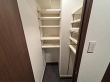 【東京都/三鷹市下連雀】ザ・パームス三鷹ビバーチェ 収納：シューズインクローゼット