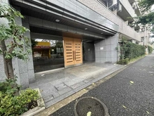 【東京都/三鷹市下連雀】サンティール三鷹サウスウイング アプローチ