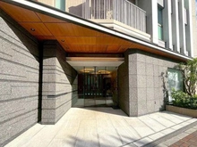 【東京都/三鷹市下連雀】プレミスト三鷹 エントランス