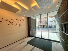 【東京都/三鷹市下連雀】プレミスト三鷹 エントランス