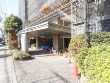 【東京都/西東京市柳沢】ザ・ガーデンハウス武蔵野 エントランス：大規模修繕中