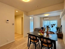 【東京都/練馬区関町南】コーズ関町スカイハイツ2号棟 リビング・ダイニング：※家具調度品等は販売価格に含まれておりません