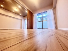【東京都/武蔵野市境】興栄マンションむさしの 洋室：LDKと洋室の間の間仕切りを開放した状態です。