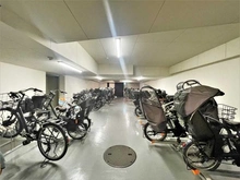 【神奈川県/川崎市多摩区生田】クレストフォルム生田グランヒルズ 駐輪場