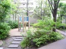 【東京都/調布市染地】パークホームズ調布桜堤通り 敷地内