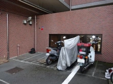 【東京都/稲城市東長沼】デ・リート稲城ステーションプラザ バイク置場