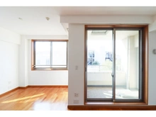 【東京都/調布市西つつじケ丘】つつじが丘ガーデンハウスサニーサイドレジデンス リビング・ダイニング