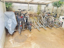 【東京都/世田谷区野毛】上野毛ガーデンハイツB棟 駐輪場