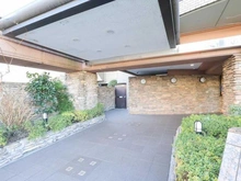 【東京都/目黒区自由が丘】ルイシャトレ自由が丘 エントランス