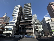 【東京都/新宿区高田馬場】オープンレジデンシア高田馬場 外観：写真中央