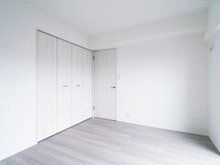 【神奈川県/川崎市麻生区白山】新ゆりグリンタウンポプラ街区 1号棟 洋室：約6.0帖