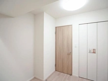 【神奈川県/川崎市麻生区上麻生】新百合ヶ丘パークハウス サービスルーム（納戸）：約4.6帖