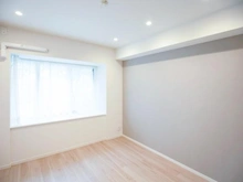 【神奈川県/川崎市麻生区上麻生】新百合ヶ丘パークハウス 洋室：約6.0帖
ウォークインクローゼット付き