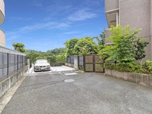 【東京都/多摩市連光寺】レクセルマンション多摩永山 駐車場