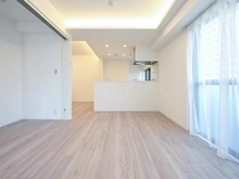 【東京都/墨田区向島】エクレール向島 LDK：約15.8帖
（左）洋室