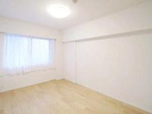 【神奈川県/横浜市金沢区長浜】パークホームズ横浜能見台フィールズコート 洋室：約7.2帖
ウォークインクローゼット付き