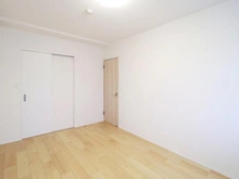 【神奈川県/横浜市金沢区長浜】パークホームズ横浜能見台フィールズコート 洋室：約7.2帖
ウォークインクローゼット付き