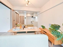 【東京都/板橋区前野町】常盤台パークハイツ LDK：約10.9帖
※家具・調度品は販売価格に含まれておりません