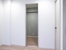 【東京都/世田谷区松原】梅丘アイワマンション サービスルーム（納戸）：約1.5帖