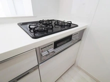 【神奈川県/横浜市金沢区六浦】クオス金沢八景レジデンシャルステージ キッチン：三口コンロ