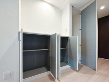 【東京都/西東京市ひばりが丘】フォレストレイクひばりが丘 D棟 廊下：収納