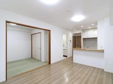 【東京都/東大和市桜が丘】サンクレイドル玉川上水 LDK：約12.8帖