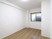 【東京都/東大和市桜が丘】サンクレイドル玉川上水 洋室：約6.2帖
ウォークインクローゼット付き