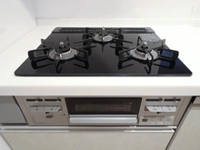 【東京都/大田区石川町】エンゼルハイム石川台 キッチン：三口コンロ