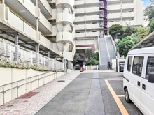 【神奈川県/横浜市神奈川区松見町】アンバサダー横浜松見町 アプローチ