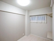 【神奈川県/横浜市神奈川区松見町】アンバサダー横浜松見町 サービスルーム（納戸）：約4.5帖