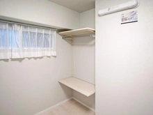 【神奈川県/横浜市神奈川区松見町】アンバサダー横浜松見町 サービスルーム（納戸）：約4.5帖