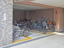 【神奈川県/川崎市多摩区登戸新町】ライオンズマンション登戸駅前 駐輪場