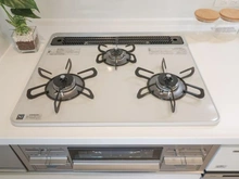 【東京都/武蔵野市境南町】ダイアパレス武蔵境I キッチン：三口コンロ