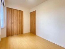 【神奈川県/横須賀市安針台】コモンヒルズ安針台海の手一番館 洋室：約4.9帖